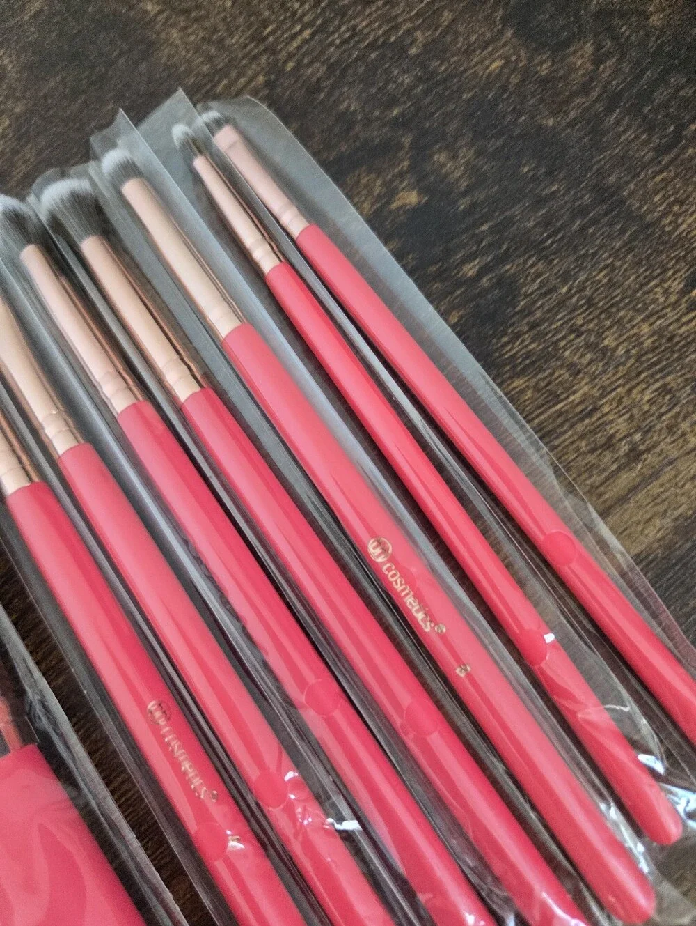 NEW BH Cosmetics Makeup Brush Set Of 8 Brushes Pink Various Sizes Cosmetology